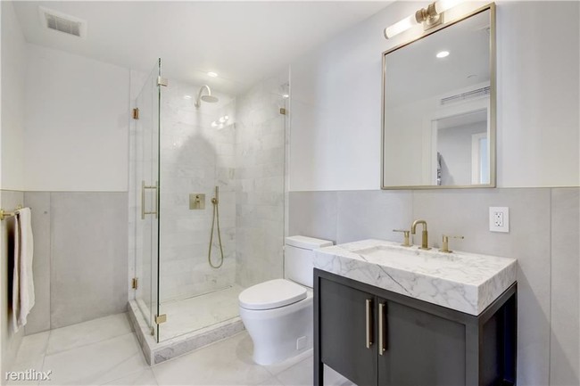 Building Photo - 1 br, 1 bath Condo - 70 Rainey St Apt 1310
