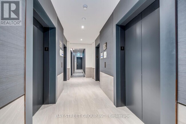 Photo du bâtiment - 65 Broadway Ave