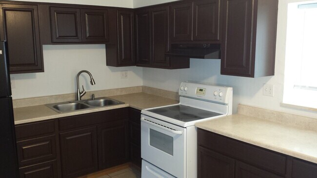 Building Photo - 4311 Dewey Dr