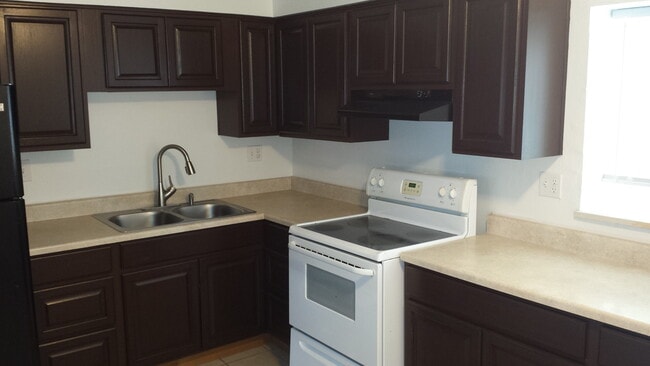 Building Photo - 4311 Dewey Dr