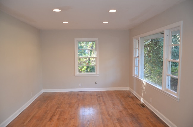 Building Photo - 3411 Lark Ln