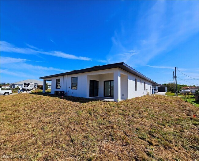 Building Photo - 1100 Homer Ave S