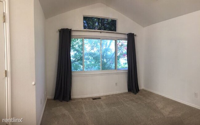 Building Photo - 4 br, 3.5 bath House - 913 Arapahoe Cir