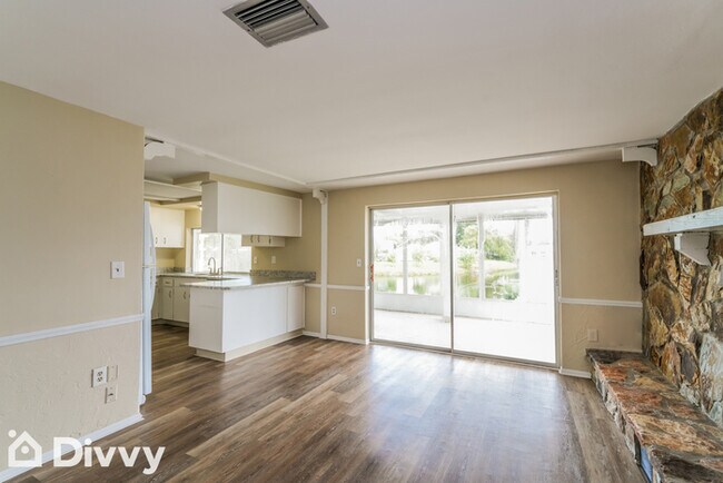 Building Photo - 3523 Margate Dr