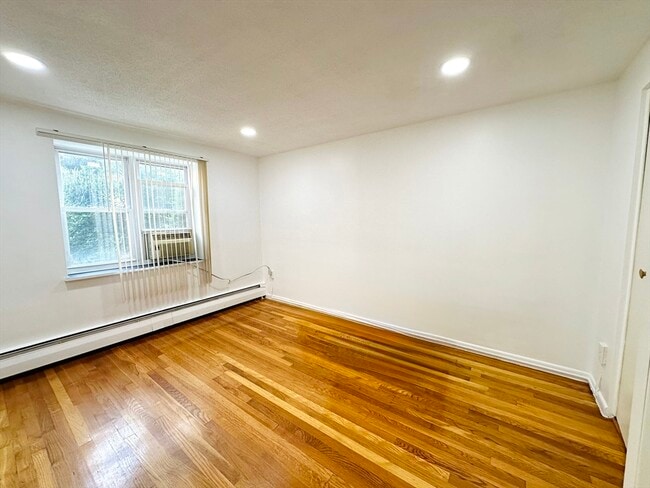 Building Photo - 51 Colborne Rd