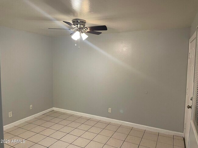 Foto del edificio - 602 E Townley Ave