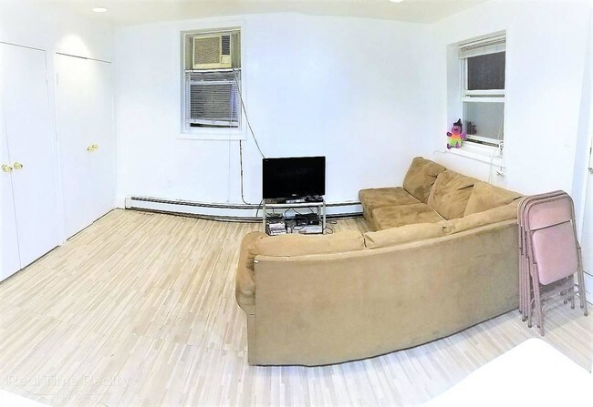 Foto del edificio - 1501 E 15th St