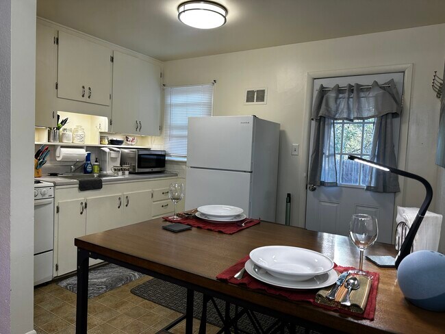 Foto del edificio - 623 Warner St