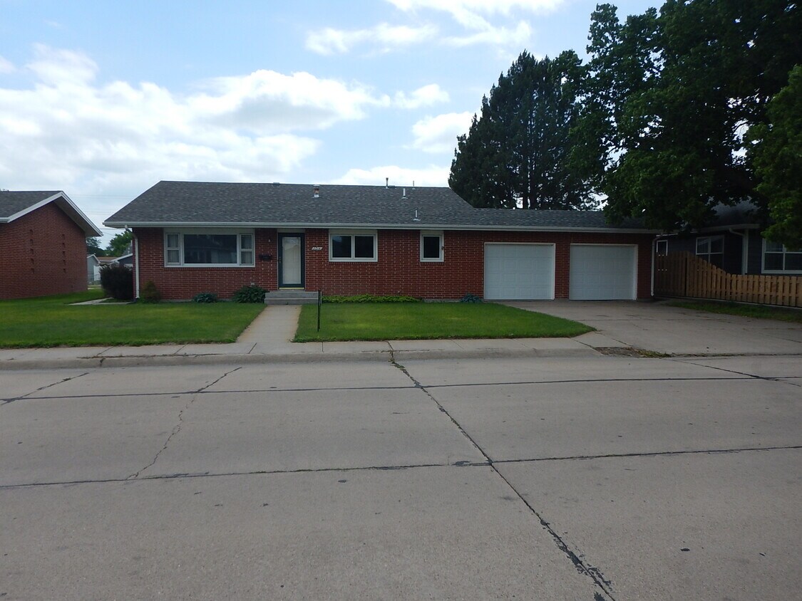 2214 Anna Ave, North Platte, NE 69101 House Rental in North Platte