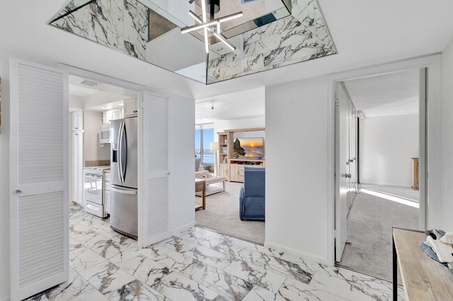 Building Photo - 5550 N Ocean Dr