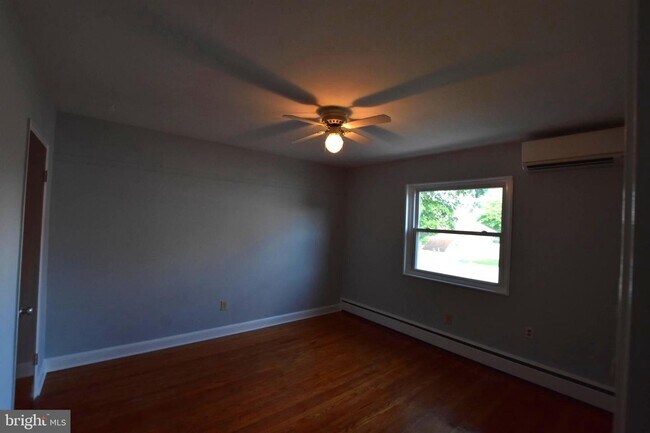 Building Photo - 335 Talbott Ave