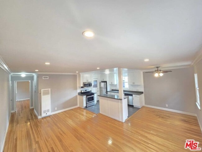 Foto del edificio - 5329 Vantage Ave