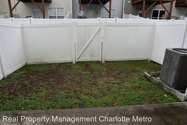 Foto del edificio - 13381 Calloway Glen Dr