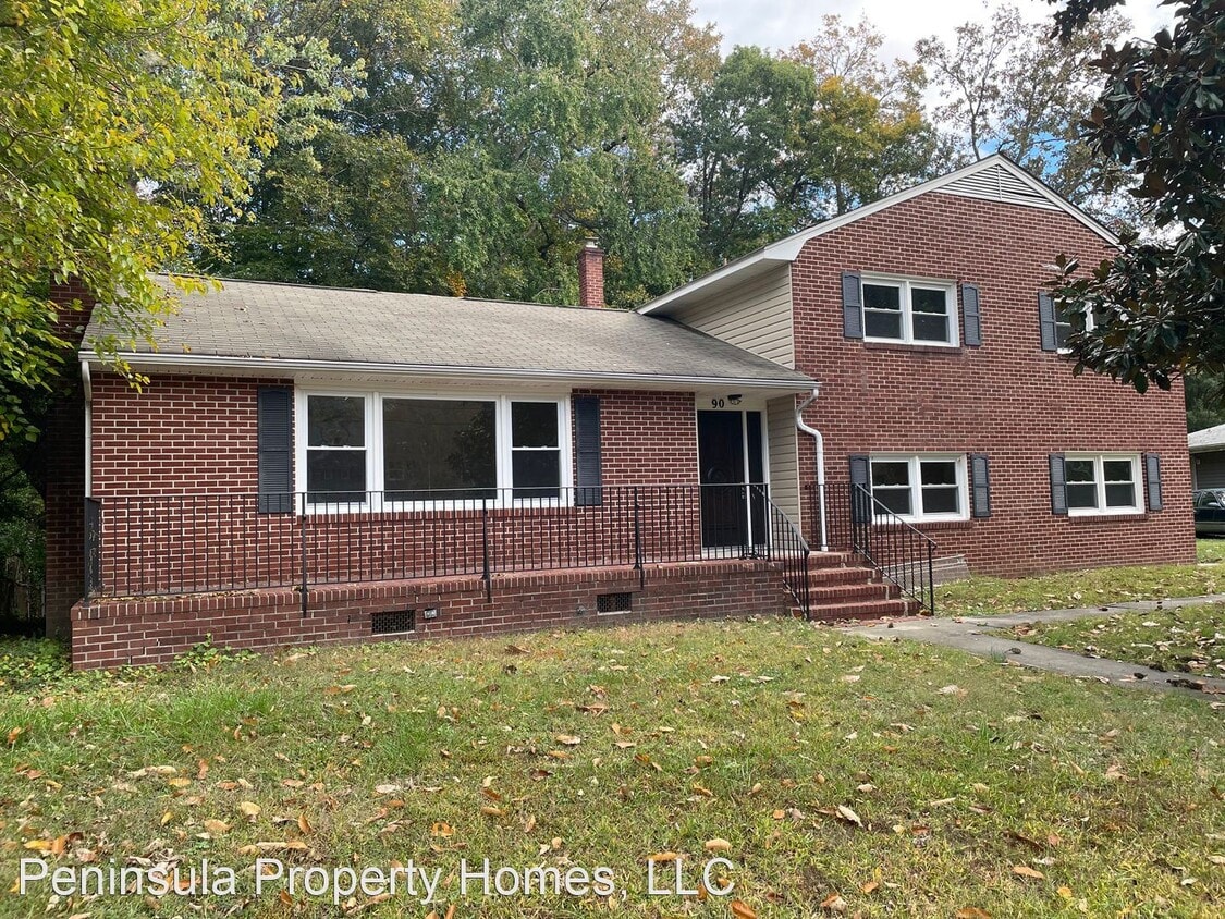 Primary Photo - 4 br, 2.5 bath House - 90 Glade Road