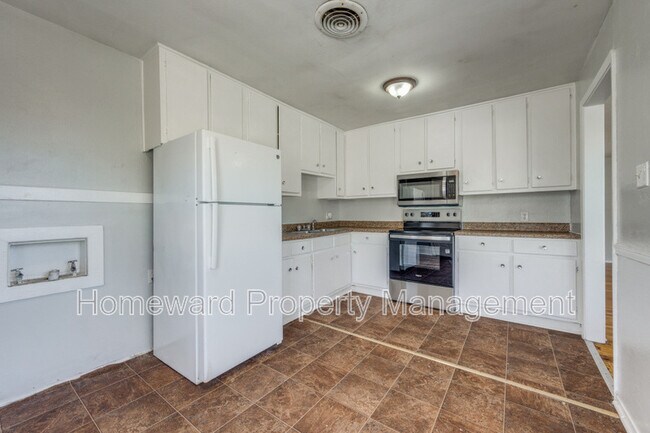 Foto del edificio - 7 Pershing Dr