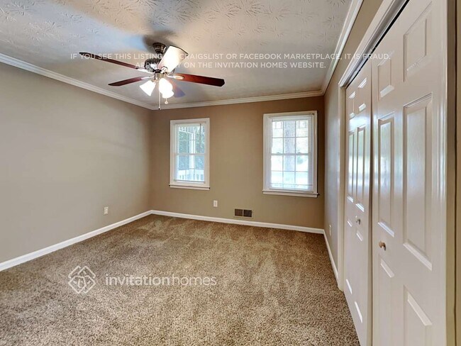 Foto del edificio - 3215 Revere Cir