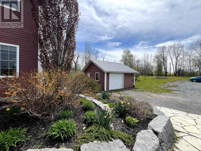 Building Photo - 422 Partridge Hollow Rd