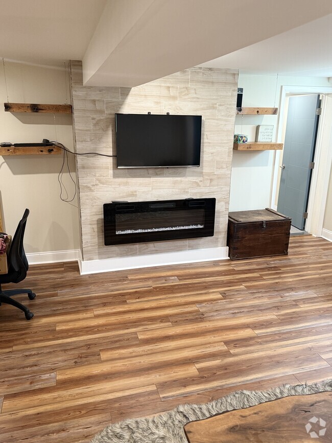 Building Photo - 908 Asbury Ter