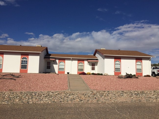 Front - 333 W Concho Dr