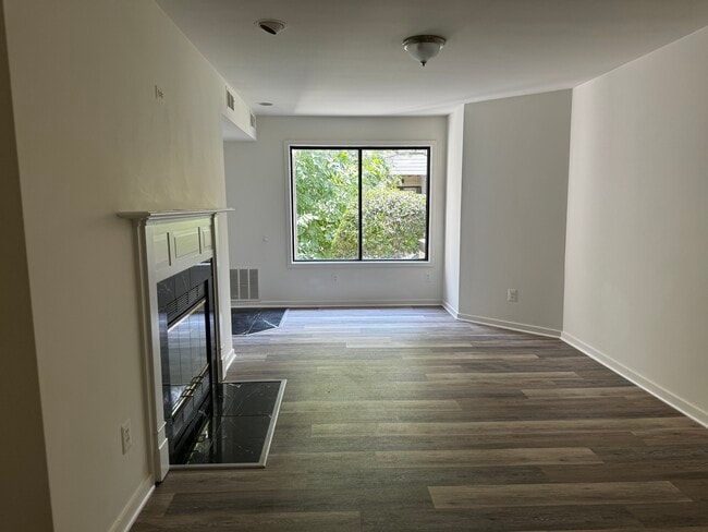 Building Photo - 9962 Hellingly Pl