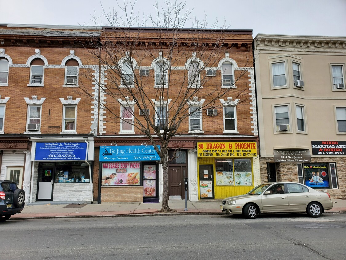 787 Broadway. Great location in the heart of Bayonne. Close to Highways, Shopping and Great Eateries - 787 Broadway