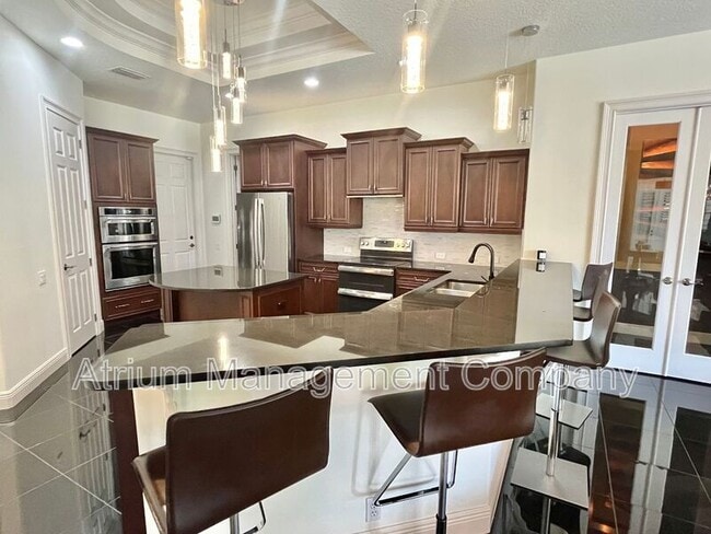 Building Photo - 5212 Shoreline Cir