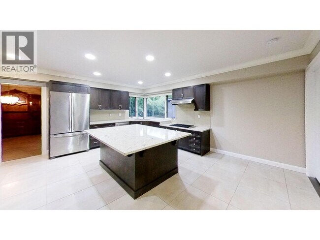 Photo du bâtiment - 10711 Bamberton Dr