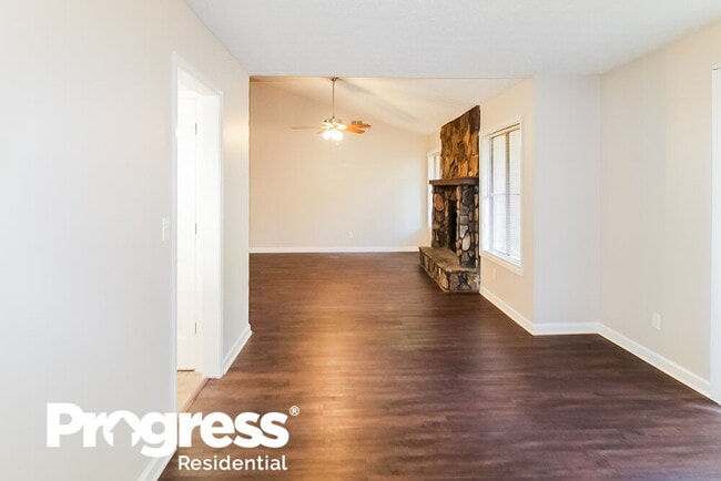 Building Photo - 1600 Fieldgreen Overlook