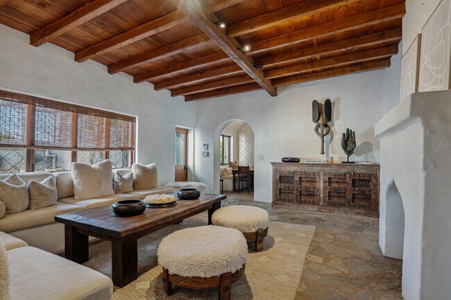 Foto del edificio - 71607 Sahara Rd