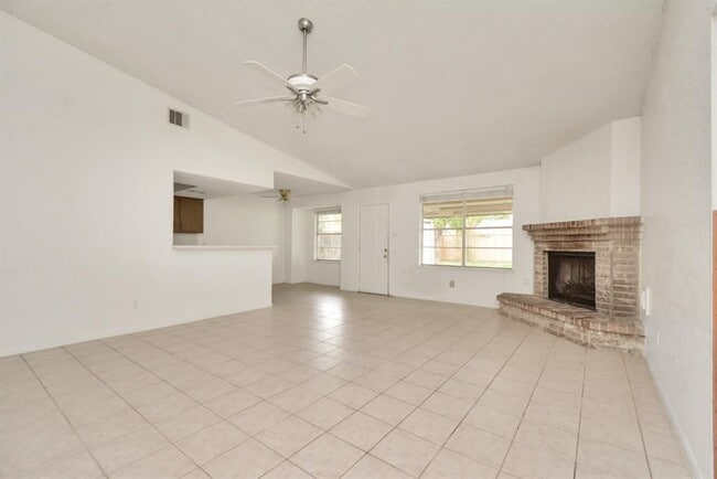 Building Photo - 635 Coolwood Dr