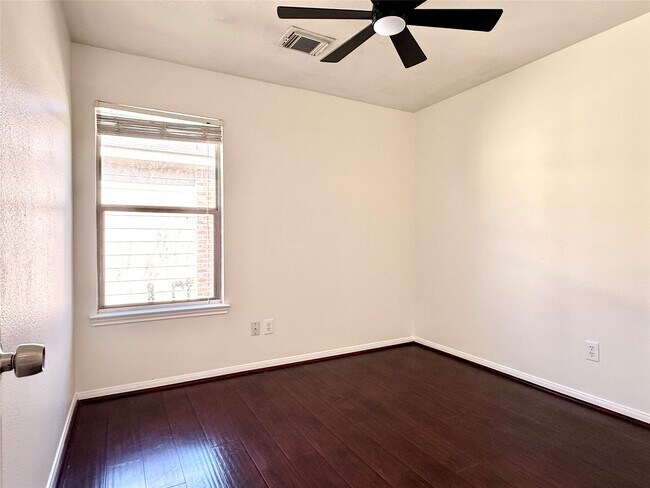 Foto del edificio - 16127 Cole Bridge Ln