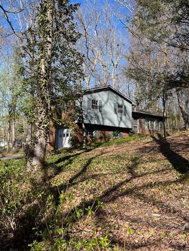 Building Photo - Morganton Rental!
