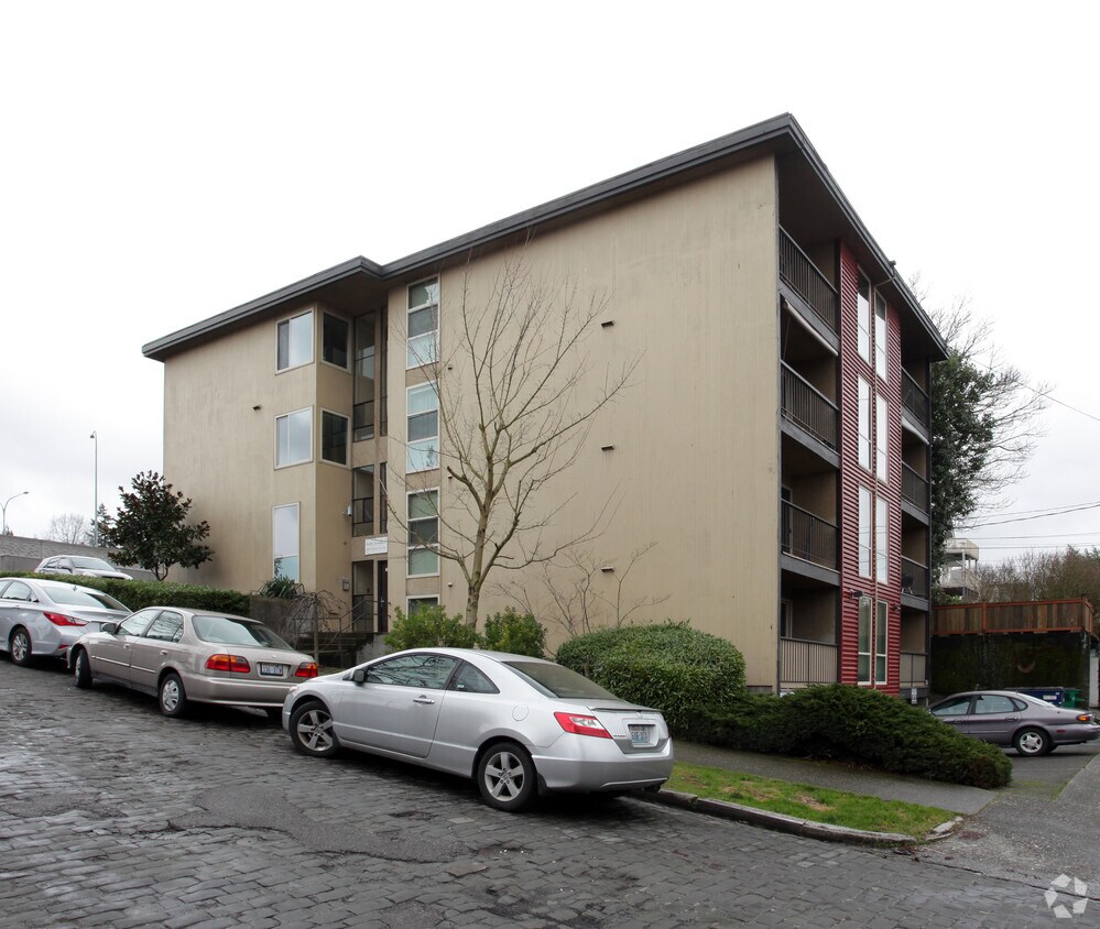 Foto del edificio - Madlyn Apartments