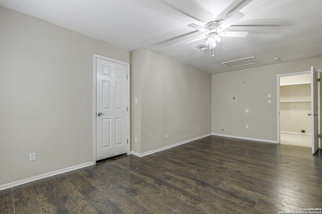 Building Photo - 4111 Sunrise Terrace Dr