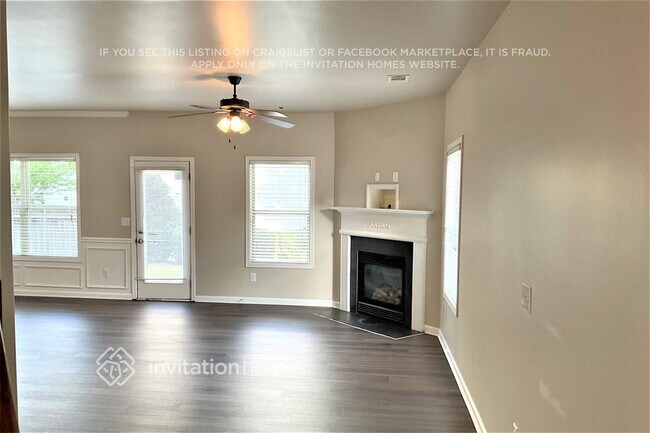Foto del edificio - 3887 Lake Manor Way