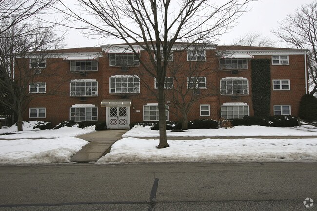 Building Photo - 30 S Spring Ave