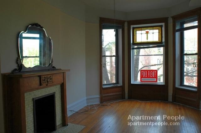 Foto del edificio - 3BR in Heart of Wrigleyville!