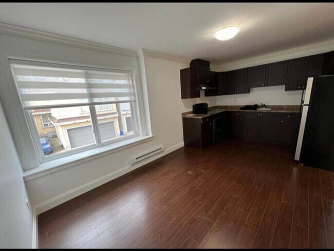 Photo du bâtiment - 5933-128A 128a St