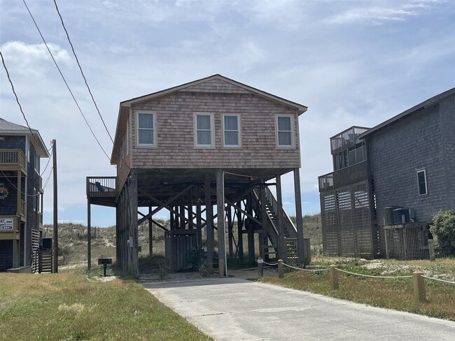 Building Photo - 57154 Lighthouse Rd