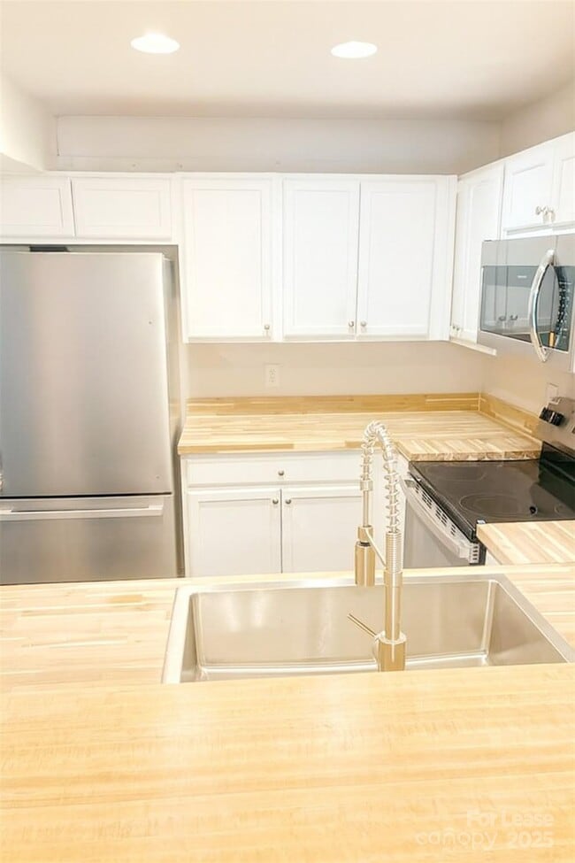 Foto del edificio - 1840 J Julian Ln