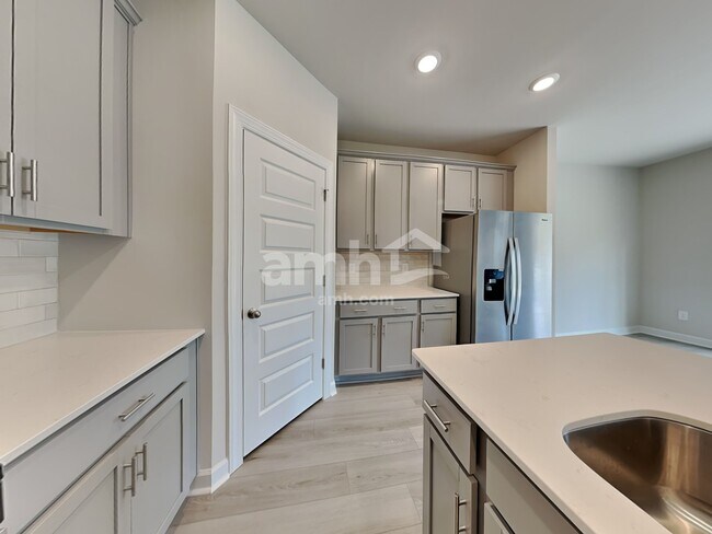 Foto del edificio - 210 Granby Trl