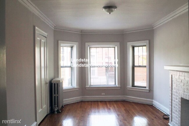 Building Photo - 2 br, 1 bath Apartment - 2251 W Eastwood Ave