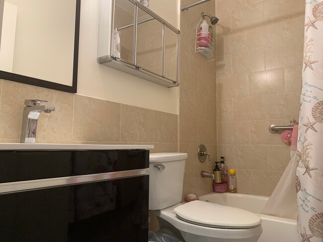 Interior Photo - 145 SW 15th Ave