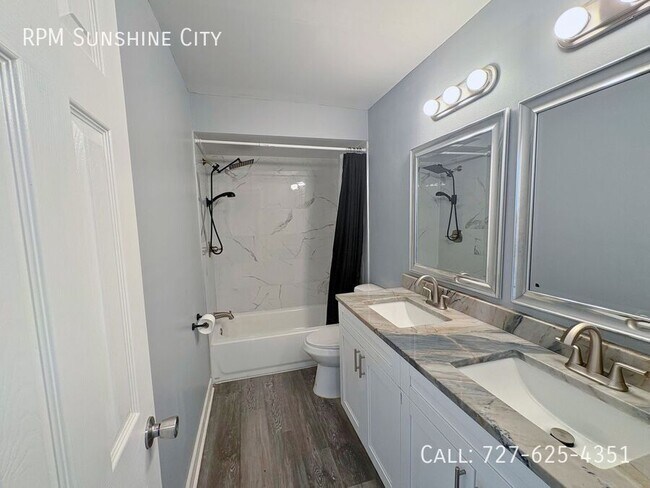 Building Photo - 427 6th Ave NE