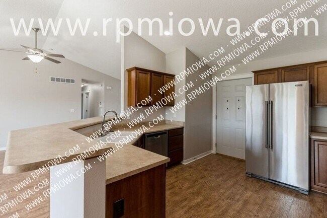 Foto del edificio - 804 NW Calista Dr