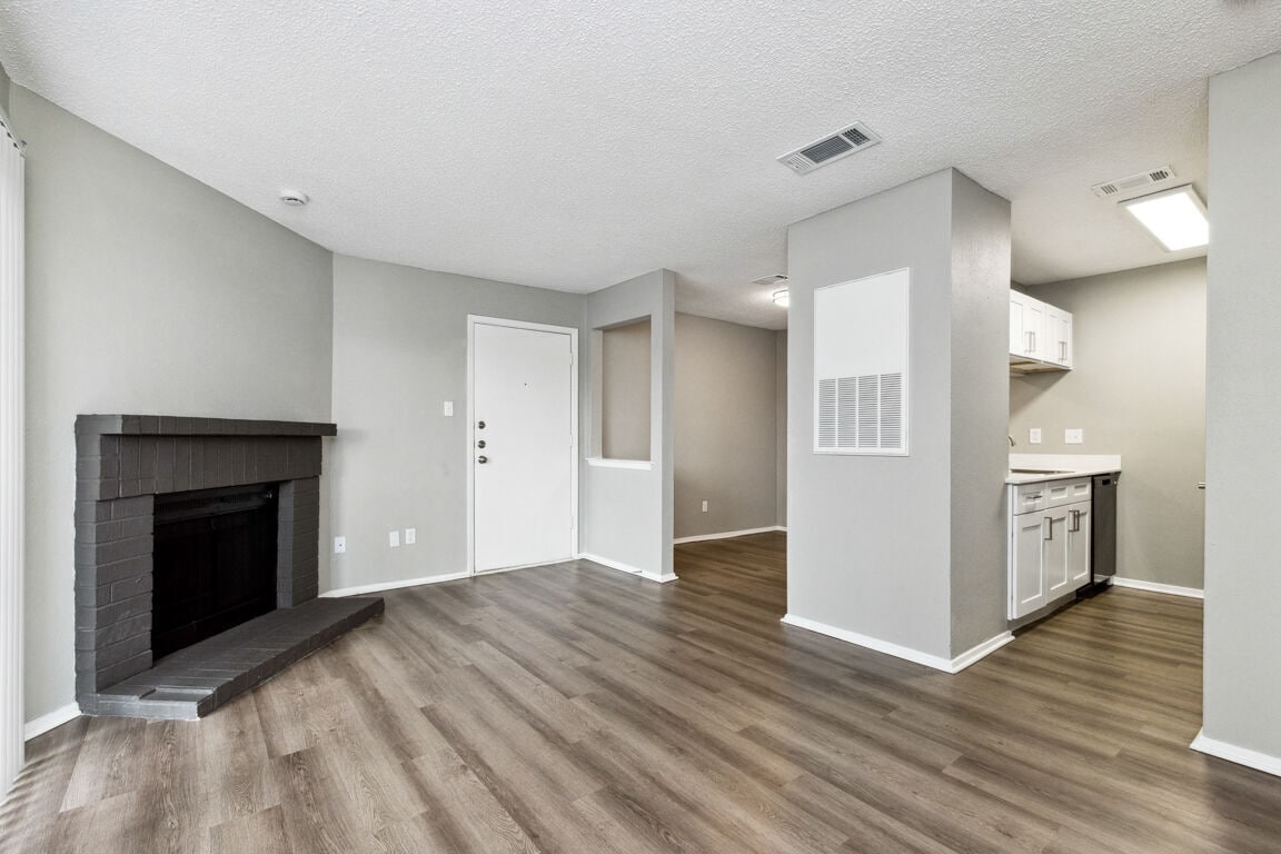 Primary Photo - Hunters Glen - NEW UPGRADES!