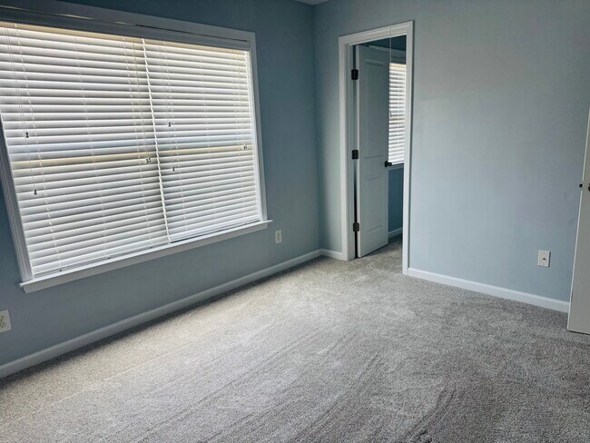 BDR 1 - 8132 Ronda Dr