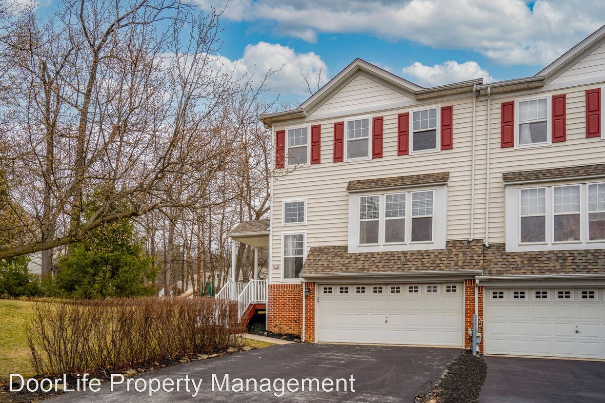 Primary Photo - 3 br, 2.5 bath House - 118 Elizabeth Court