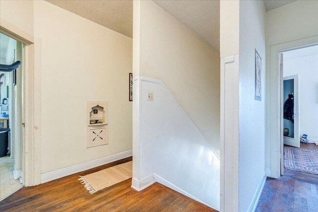 Building Photo - 1103 W 22nd St
