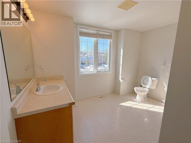 Building Photo - 360 Pastern Trail